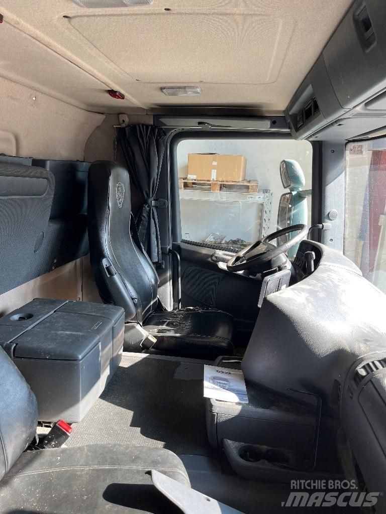 Scania CG16 Kabiny a interiér