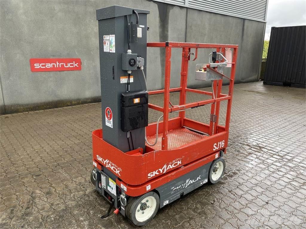 SkyJack SJ16 Vertikální sloupové výtahy