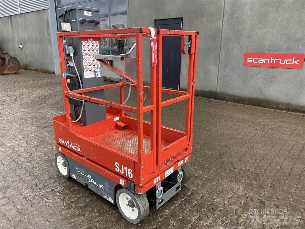 SkyJack SJ16 Vertikální sloupové výtahy