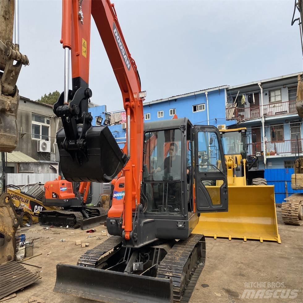 Doosan DX 60 Pásová rýpadla