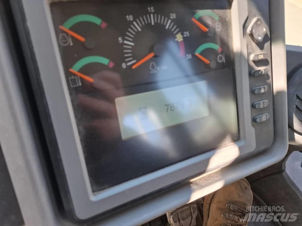 CAT 966K Kolové nakladače