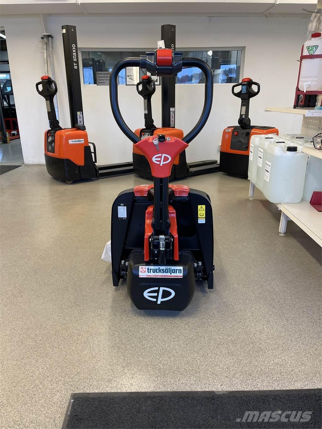 EP Equipment F4 Ručně vedené vysokozdvižné vozíky