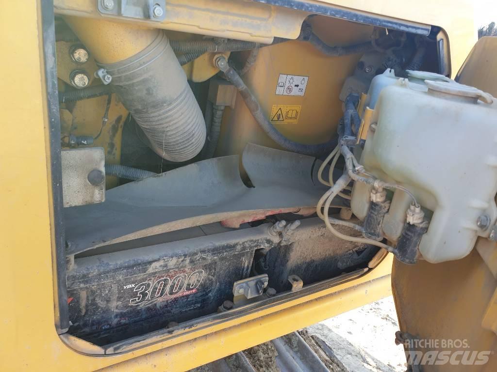 Komatsu D65PXi-18 Pásové dozery