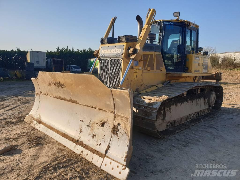 Komatsu D65PXi-18 Pásové dozery