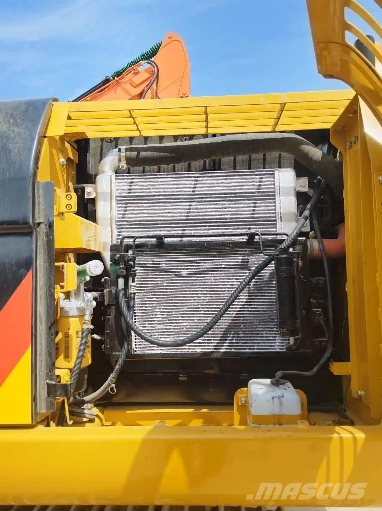 CAT 320 D 2 Midi rýpadla 7t - 12t