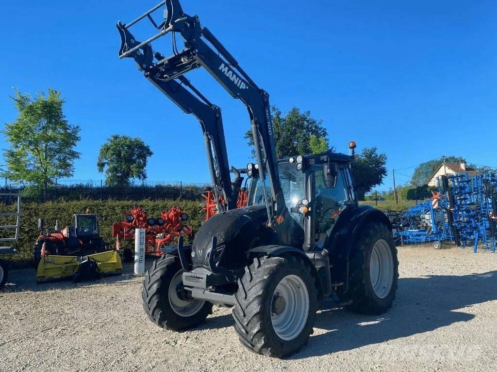 Valtra N134  HiTECH Traktory