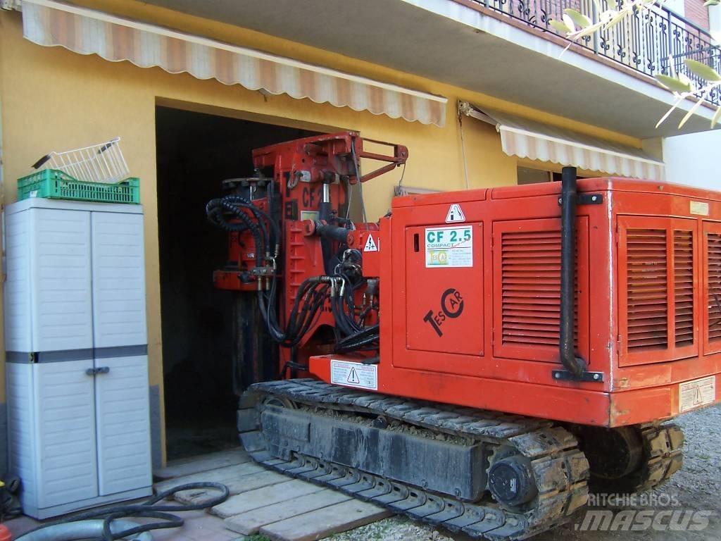 Tescar CF2.5 Pilířové jeřáby