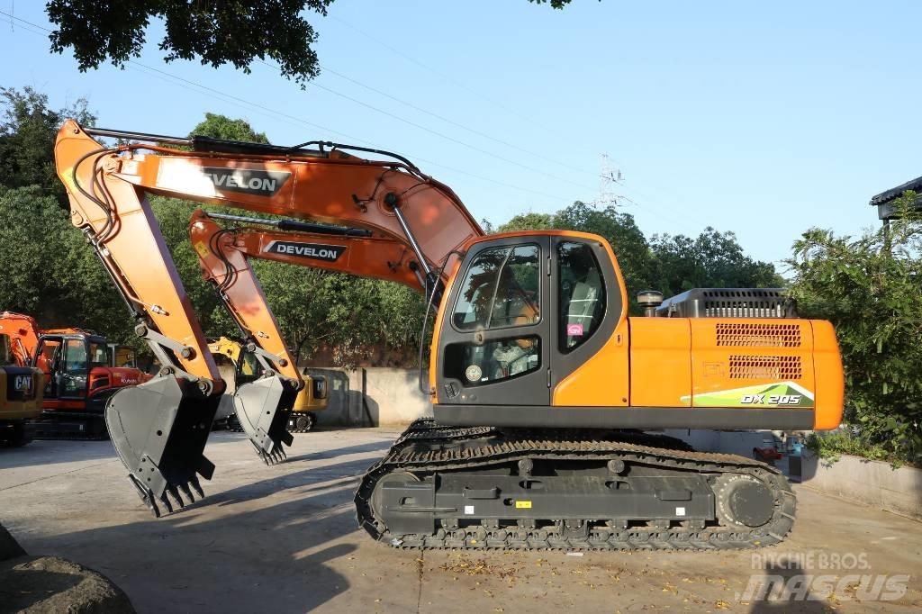 Develon DX205 Pásová rýpadla