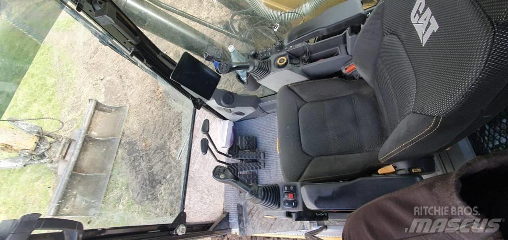 CAT 320 Pásová rýpadla