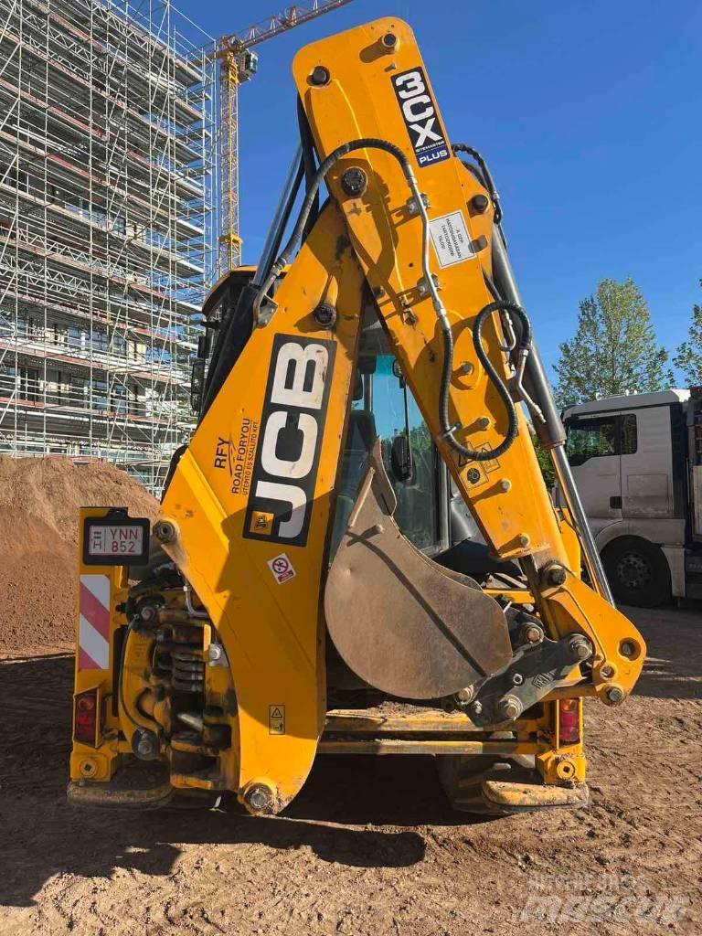 JCB 3 CX Midi rýpadla 7t - 12t