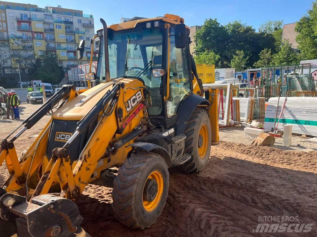 JCB 3 CX Midi rýpadla 7t - 12t