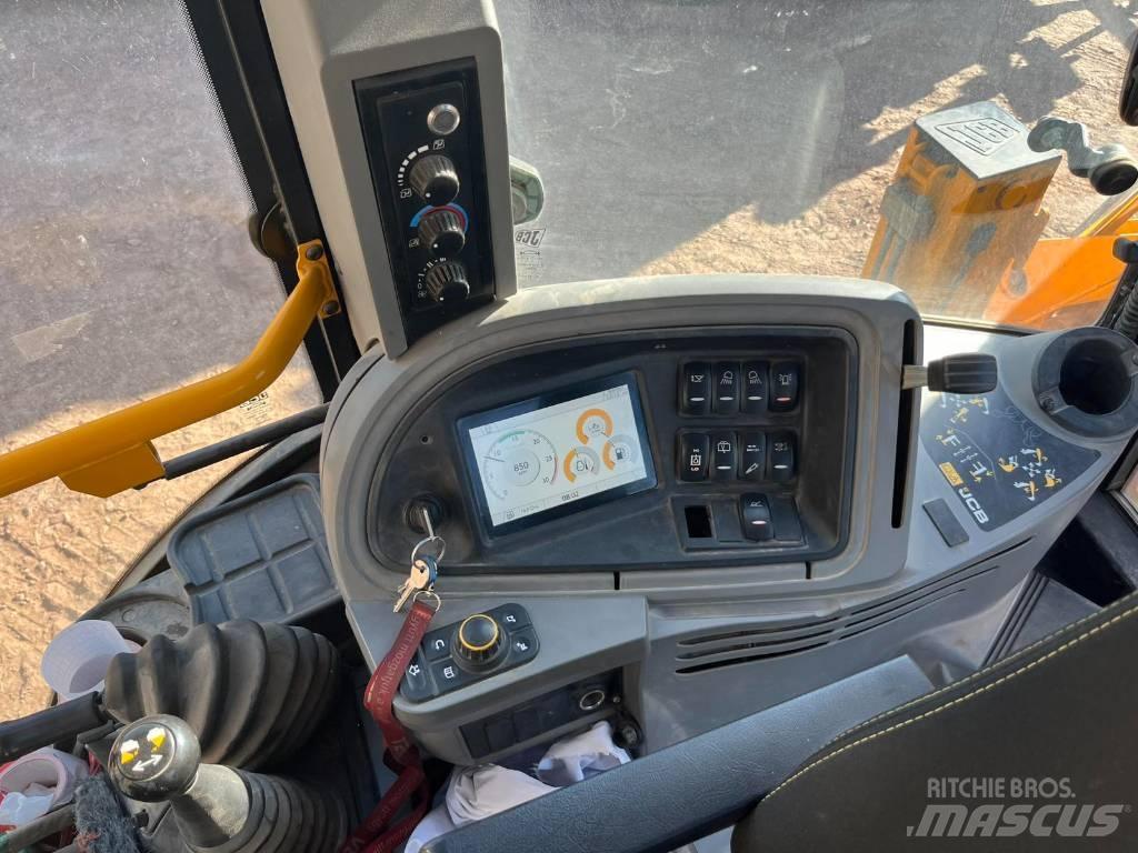 JCB 3 CX Midi rýpadla 7t - 12t