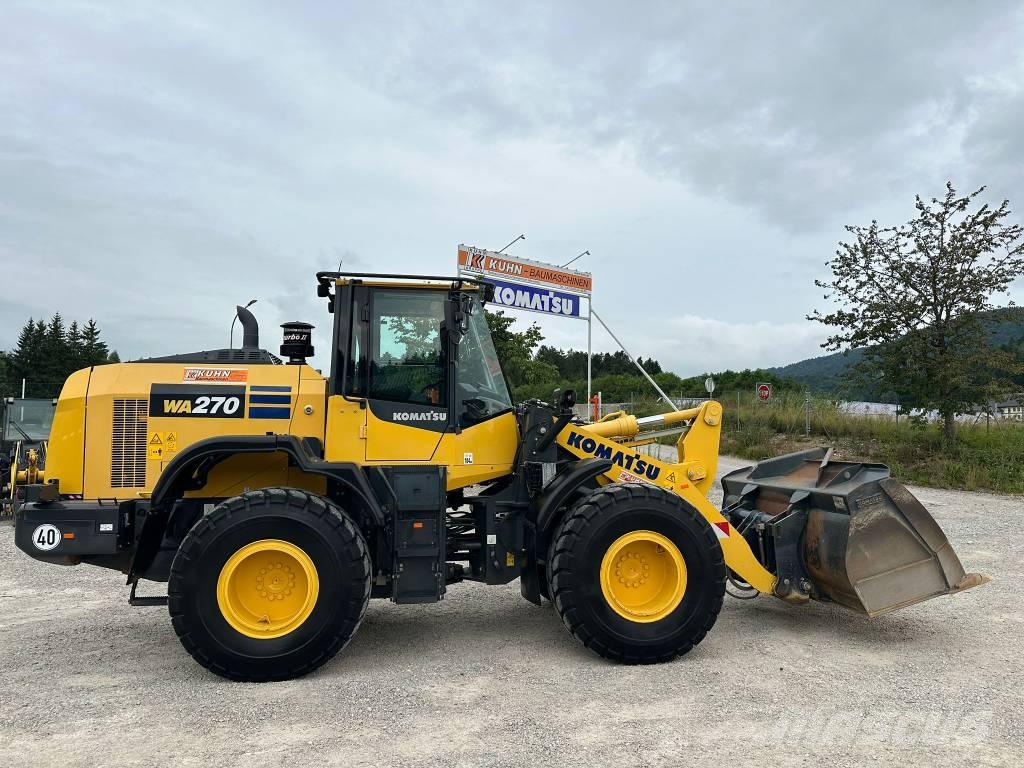 Komatsu WA 270-8 Kolové nakladače