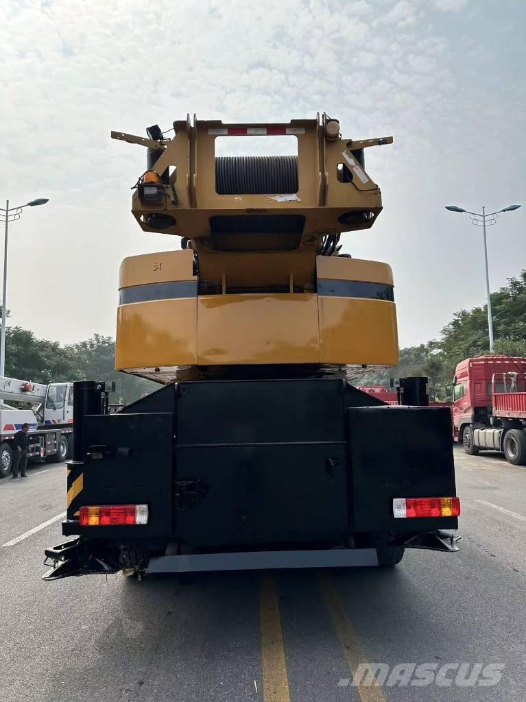 Sany STC1000T Univerzální terénní jeřáby