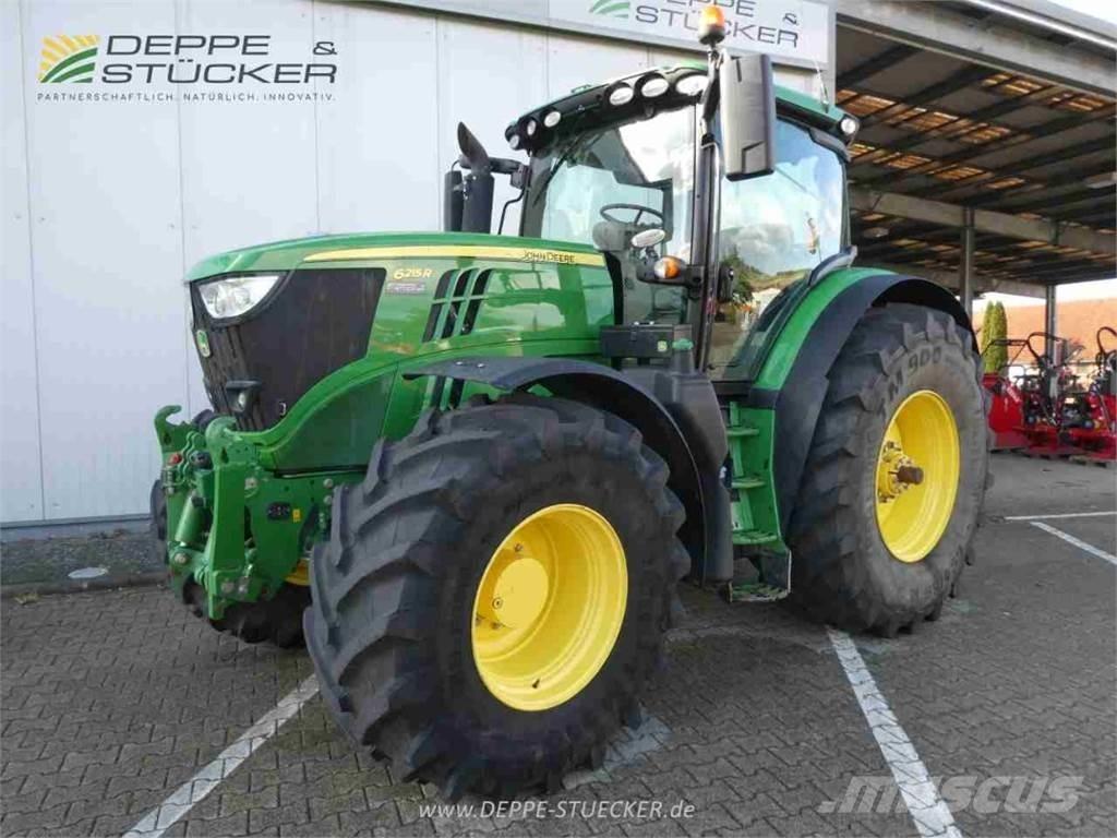 John Deere 6215R Traktory