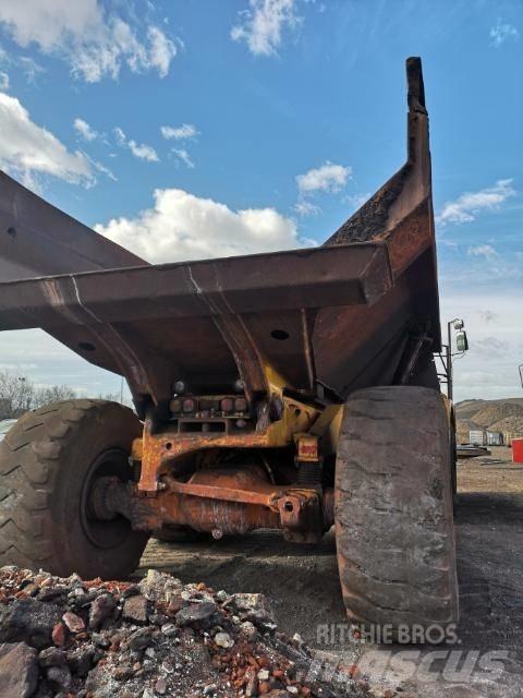 CAT 735 Kloubové dempry