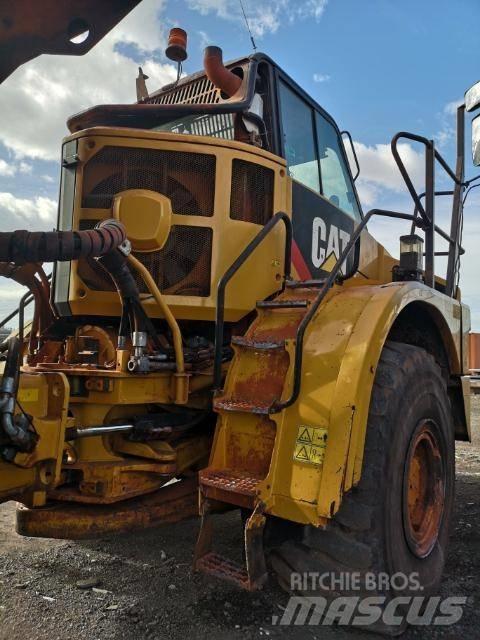 CAT 735 Kloubové dempry