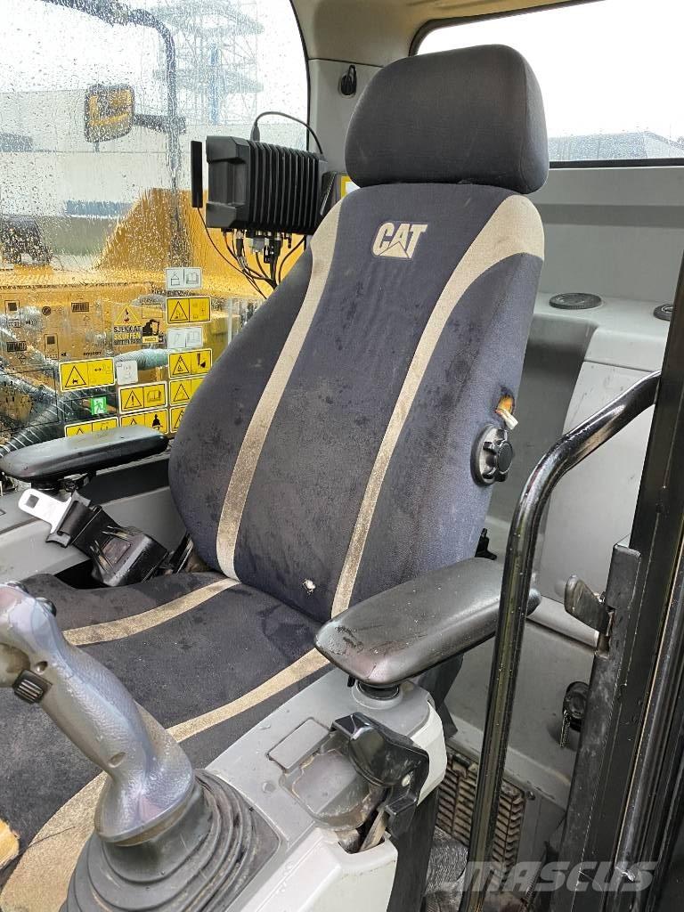 CAT 2020 Pásová rýpadla