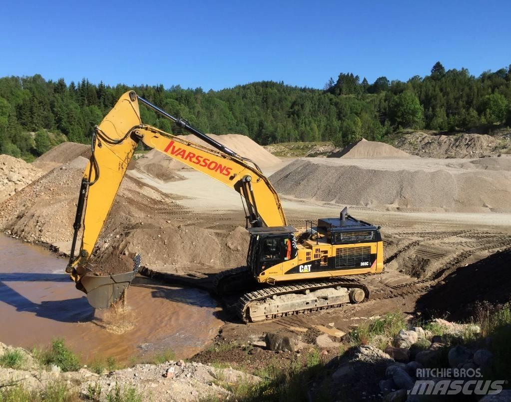 CAT 365C Rýpadla s dlouhým dosahem