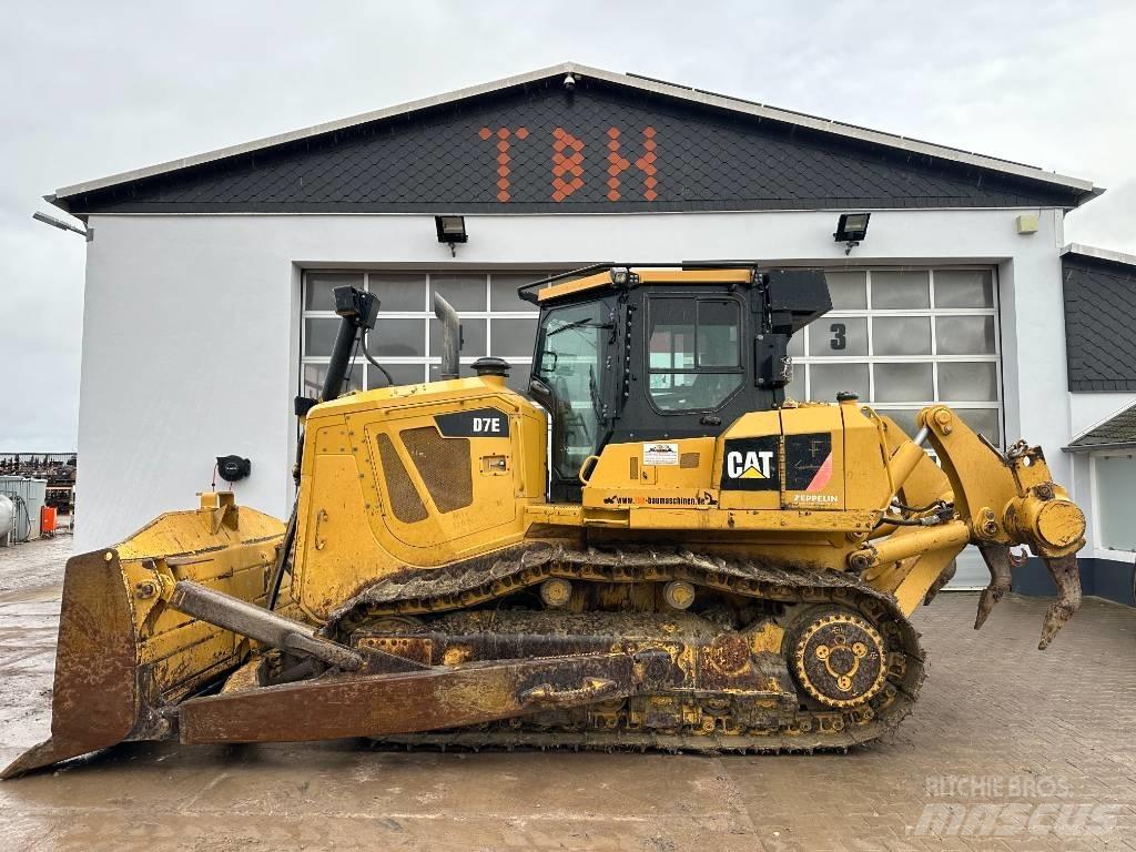 CAT D 7 E Pásové dozery