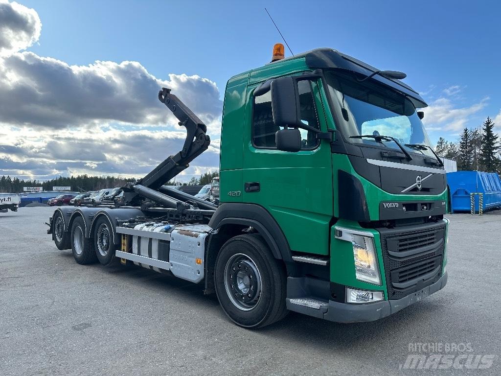 Volvo FM 420 8x2/4 Hákový nosič kontejnerů