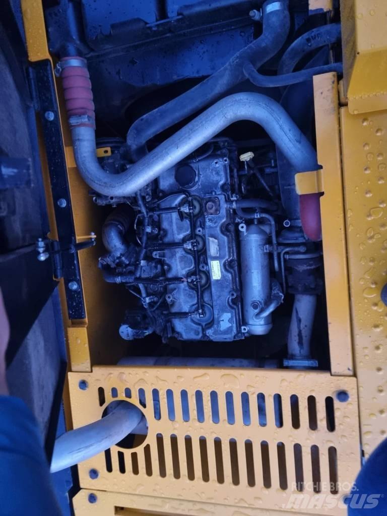 JCB JS 160 LC Pásová rýpadla