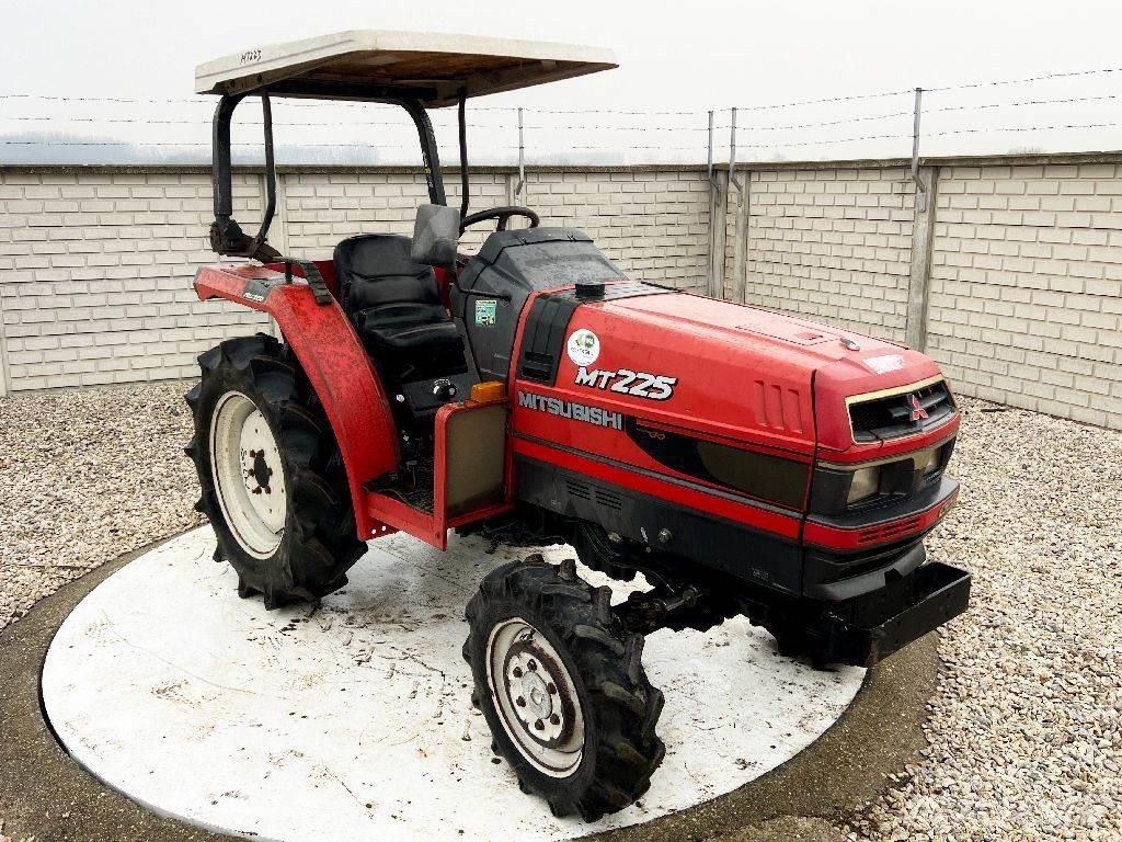 Mitsubishi MT225 Traktory