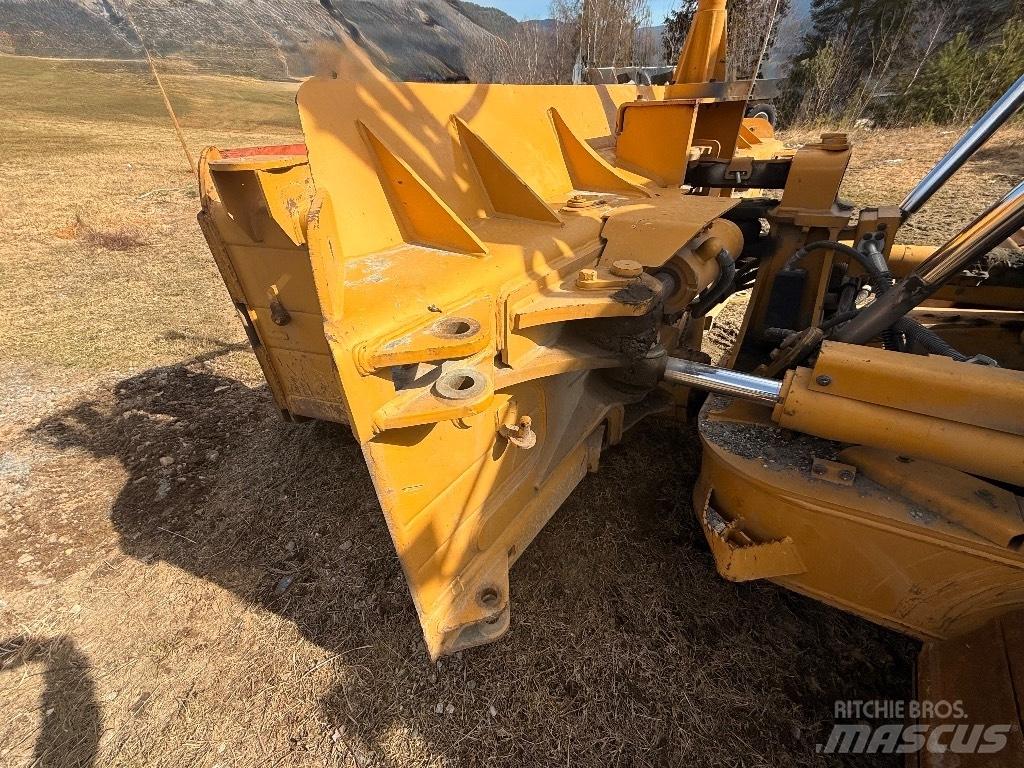 CAT D 6 T LGP Pásové dozery