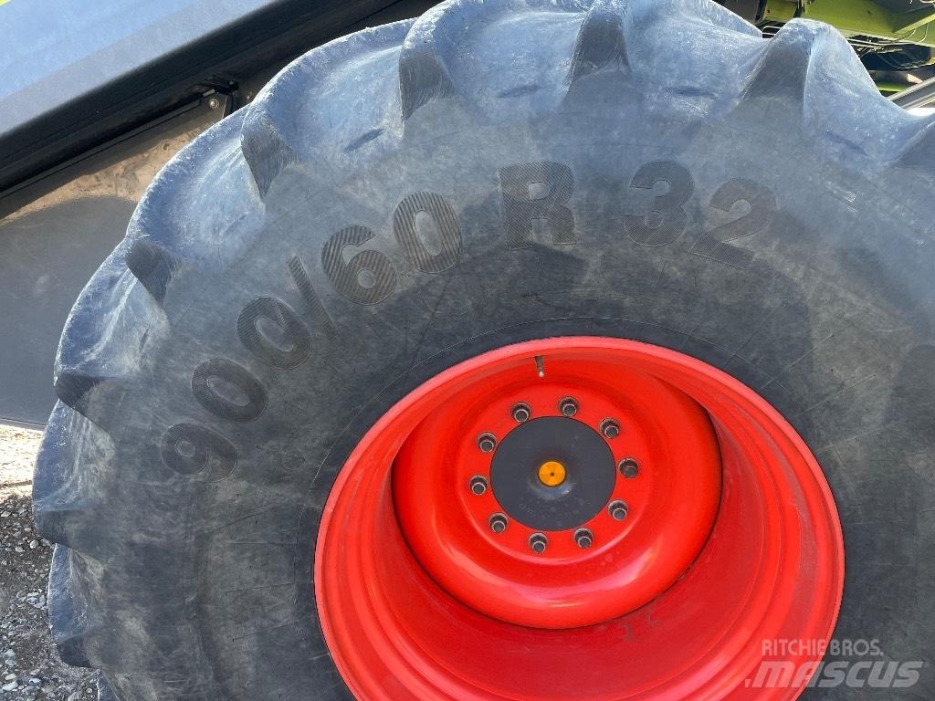 CLAAS Lexion 660 Sklízecí mlátičky