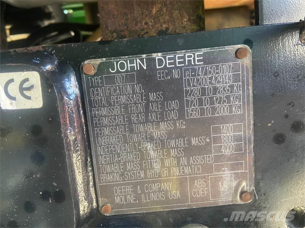 John Deere 4200 Kompaktní traktory