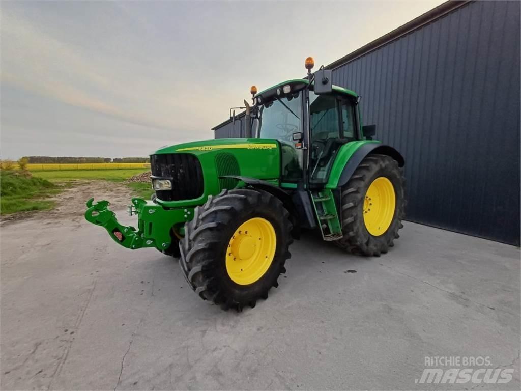 John Deere 6820 Traktory