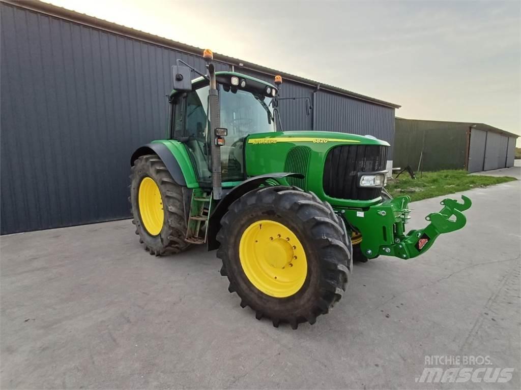 John Deere 6820 Traktory