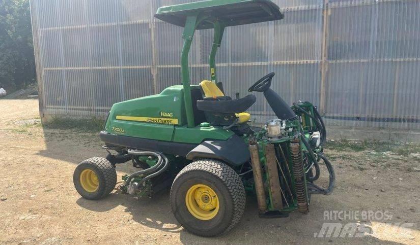 John Deere 7700A Sekačky fervejí
