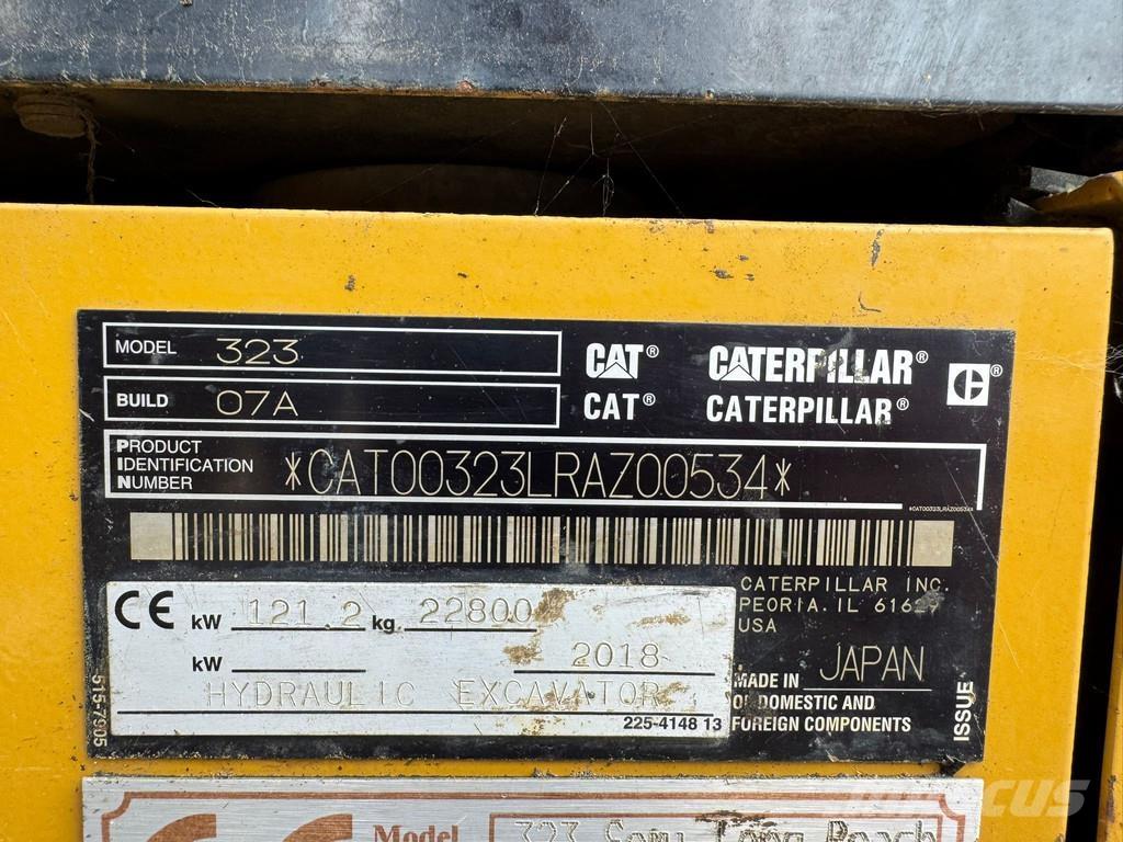 CAT 323 Pásová rýpadla