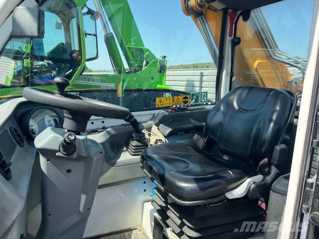 Liebherr T 36-7 Teleskopické manipulátory