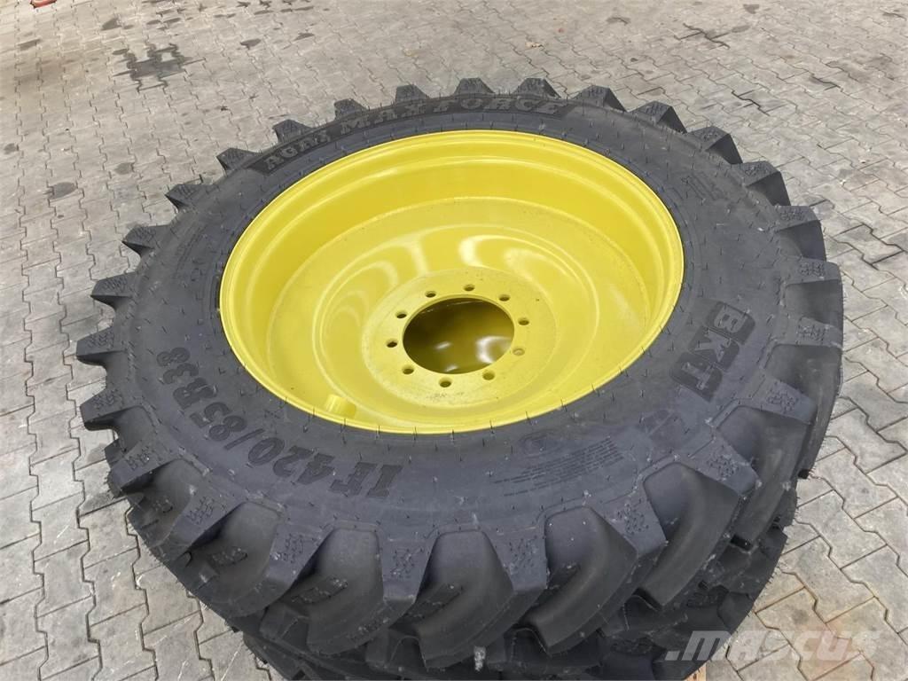 BKT 420/85R38 Pneumatiky, kola a ráfky