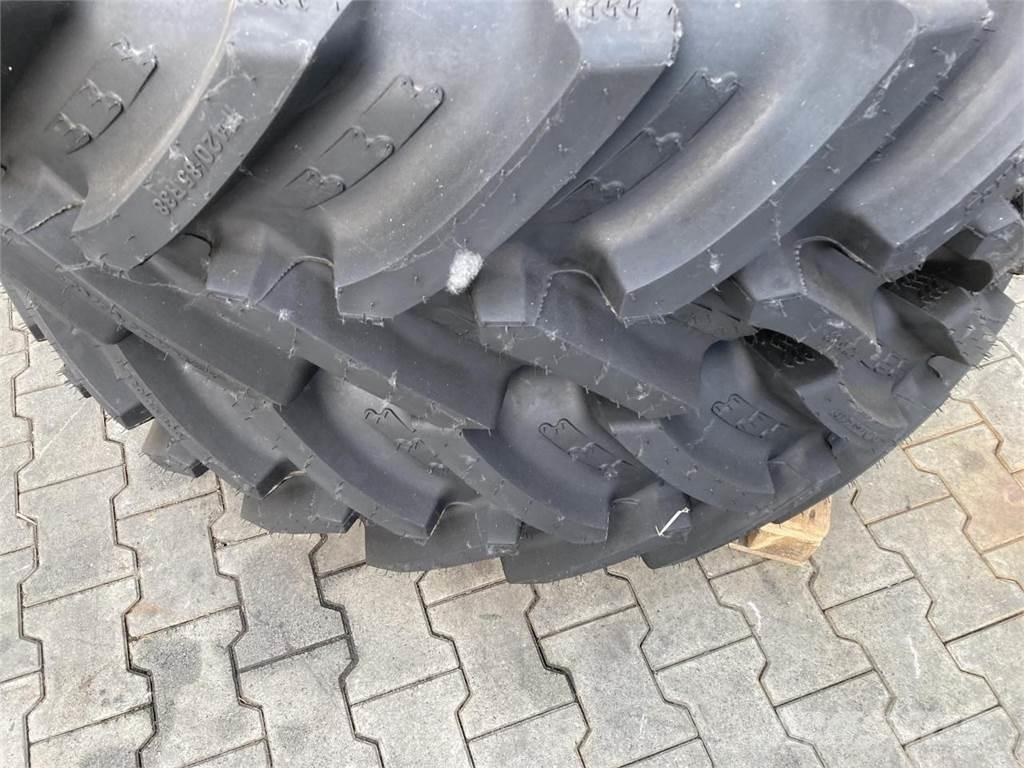 BKT 420/85R38 Pneumatiky, kola a ráfky