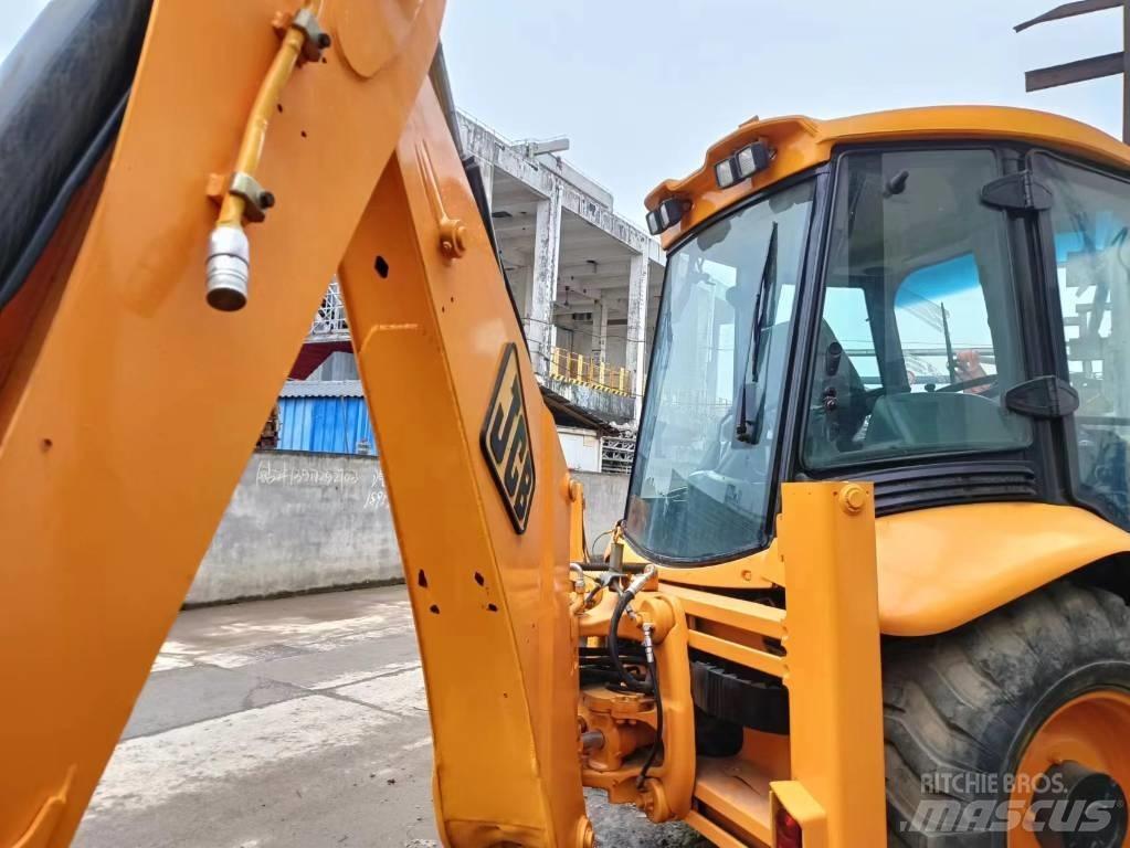 JCB 3 CX Kolová rýpadla