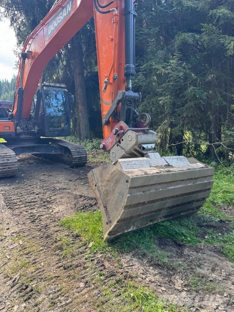 Doosan DX 225 LC-7 Pásová rýpadla