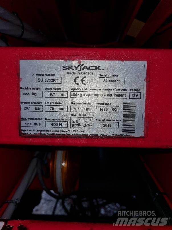 SkyJack SJ 6832 Nůžková zvedací plošina