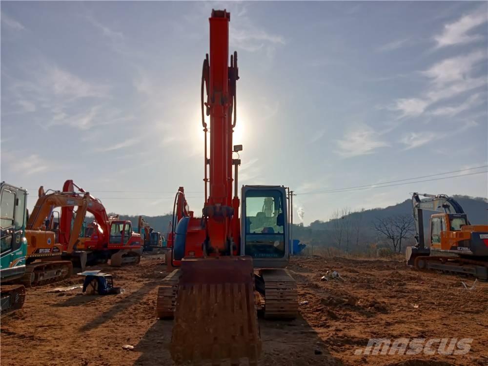 Hitachi ZX135US Pásová rýpadla