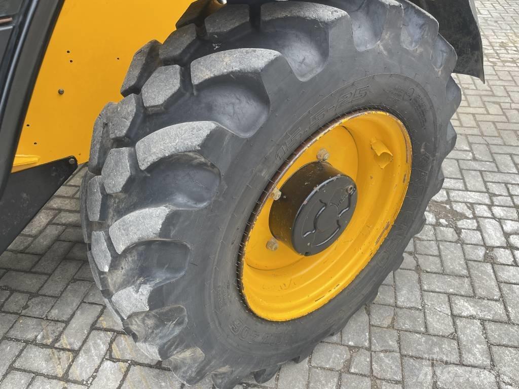 JCB 540-140     2016 Teleskopické manipulátory