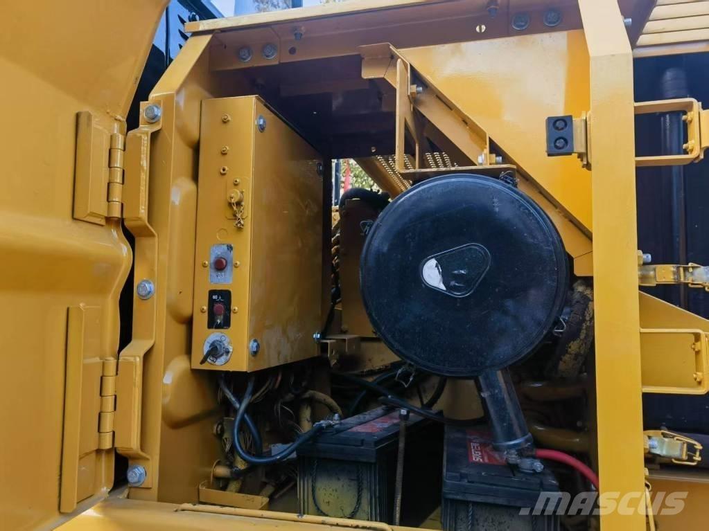 CAT 325 B L Pásová rýpadla