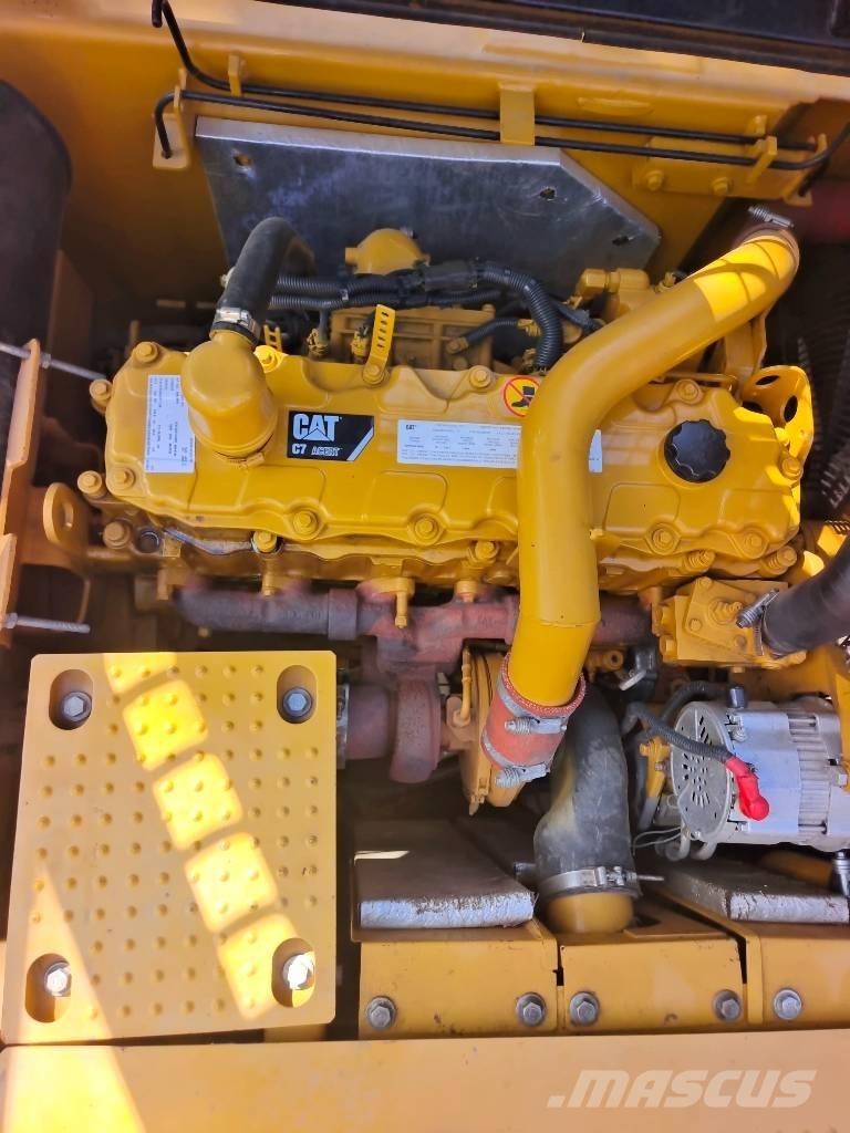CAT 329D2L Pásová rýpadla