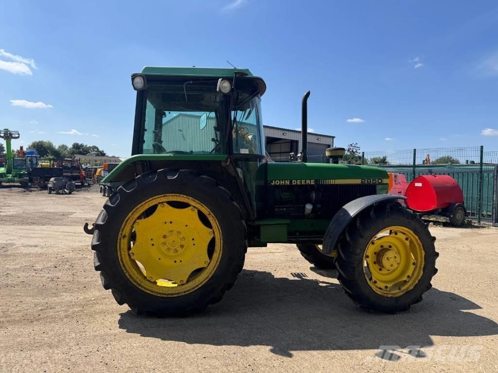 John Deere 2850 Traktory