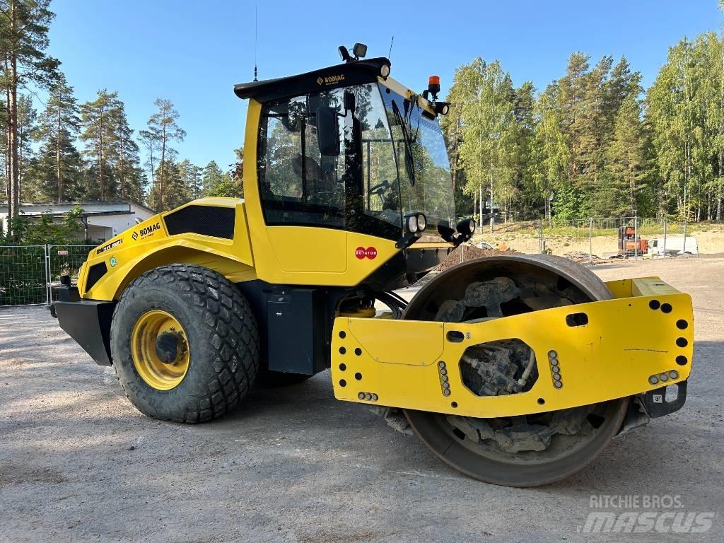 Bomag BW 213 Tahačové válce