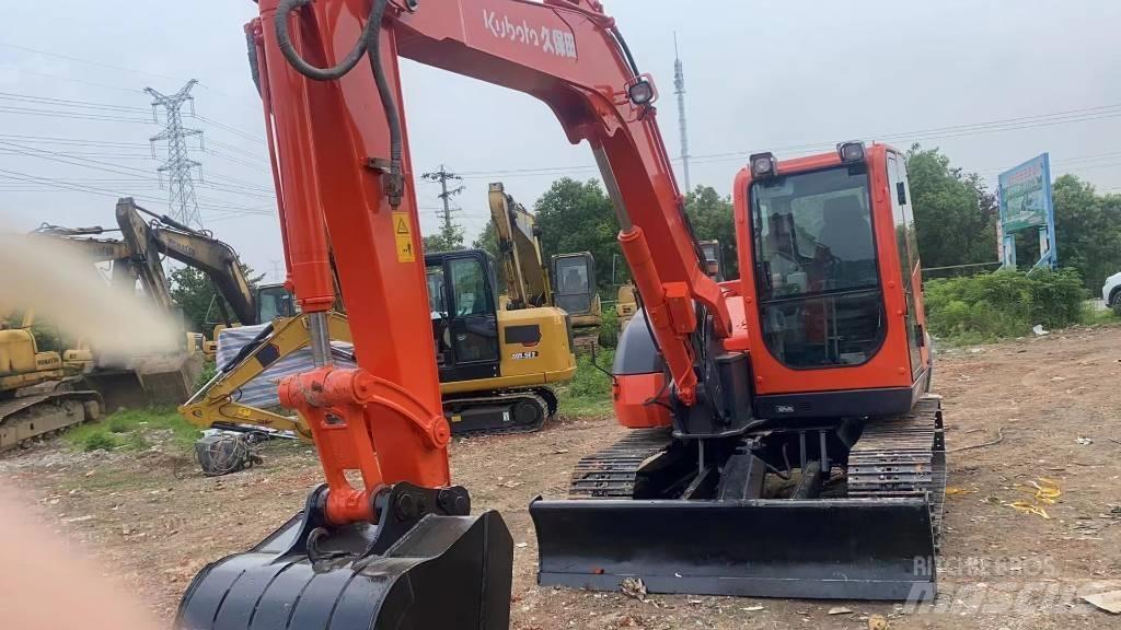 Kubota KX185 Midi rýpadla 7t - 12t