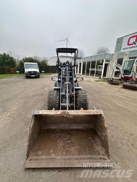 GiANT G2200 HD Kolové nakladače