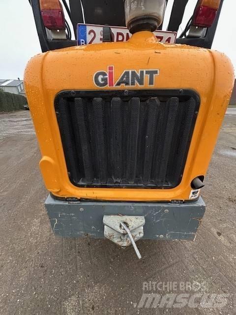 GiANT G2200 HD Kolové nakladače