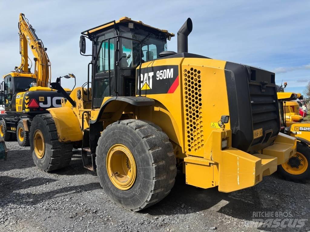 CAT 950M Kolové nakladače
